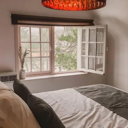 Апартаменты Vakantie-appartement Aan Zee In Hartje